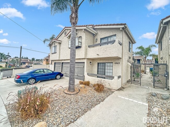 Building Photo - Beautiful 2BD/2BA W/ Reserved Parking and In-Unit Laundry in La Mesa! Unit 5