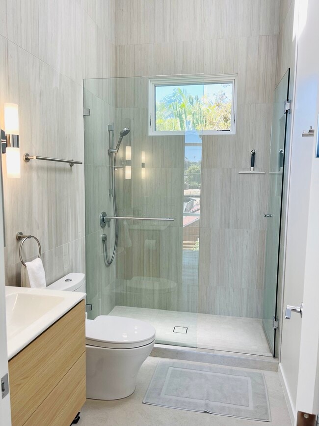 Photo - 112 Grandview St