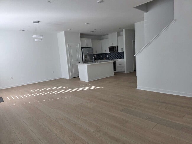 Photo - Sycamore Heights Masterpiece "Spacious 3-B...