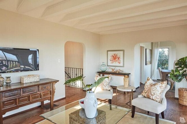 Photo - 376 Artemesia Ave
