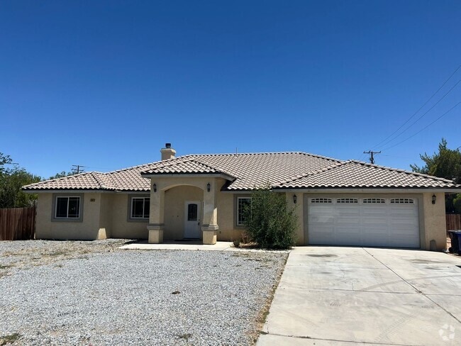 Building Photo - COMING SOON!! 4 bedrooms 2 bathroom home i...