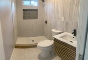 full bathroom - 3448 Fairmount Blvd Unit 3448