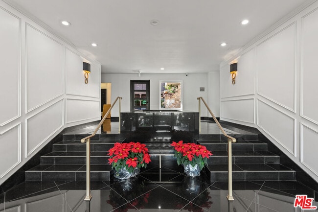 Photo - 1121 N Olive Dr Unit 209