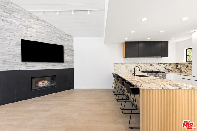 Photo - 29233 Heathercliff Rd Unit 4