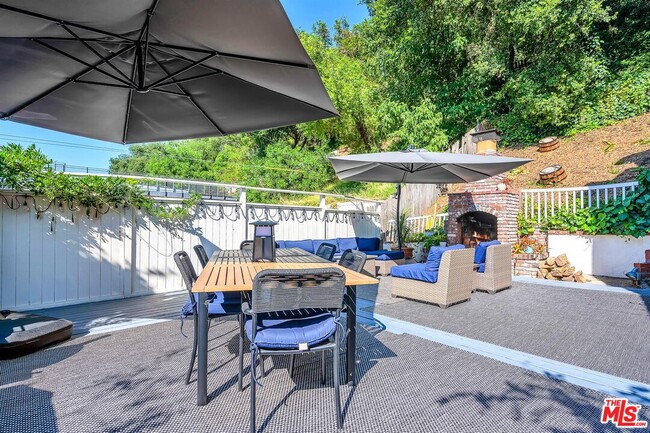 Photo - 8904 Wonderland Ave