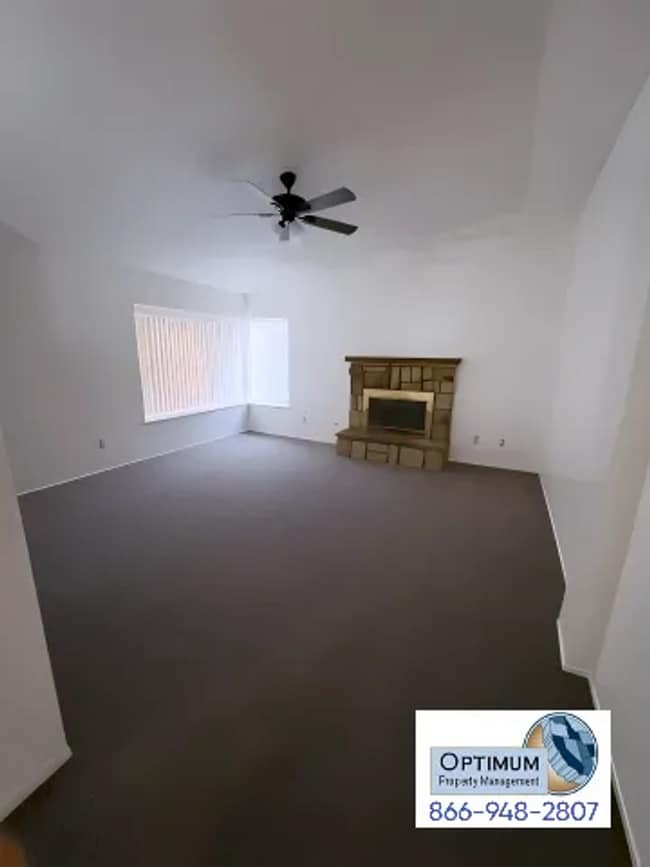 Photo - Spacious 4 Bedroom, 2 Bathroom Home in Central Victorville