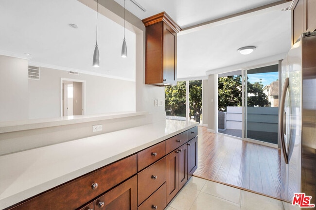 Photo - 248 S Doheny Dr Unit 3