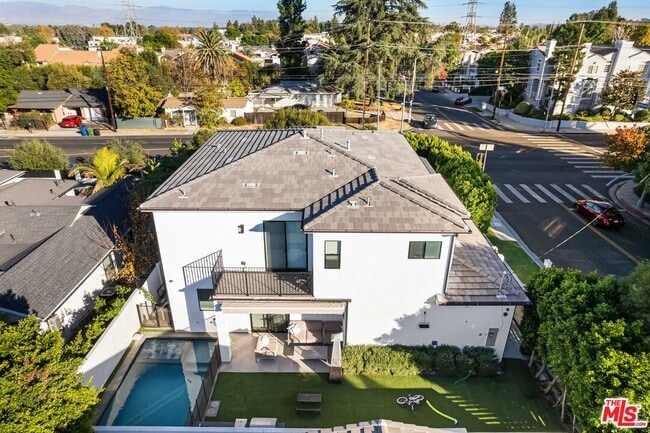 Photo - 18903 Hatteras St