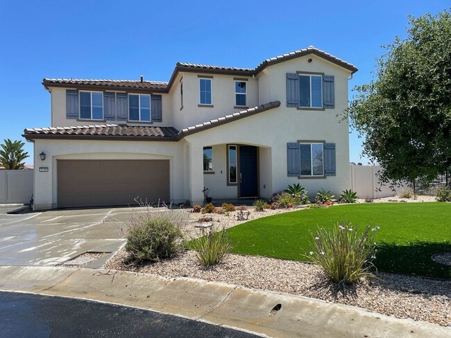 Stunning 4 bedroom home in Vista-With Solar! - Stunning 4 bedroom home in Vista-With Solar!