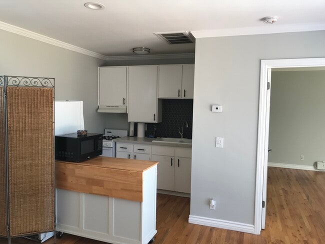 Photo - 1304 S Irena Ave Unit GuestCottage