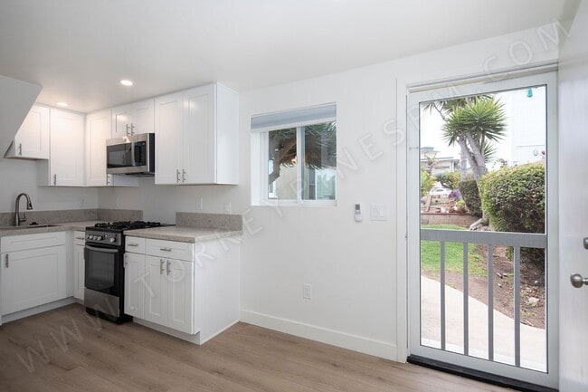 Building Photo - Remodeled Ocean Beach 1 Bedroom on Del Mar Ave ~ ALL UTILITIES INCLUDED! Unit 4950 1/2