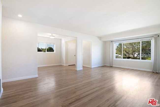 Photo - 6322 W 79th St