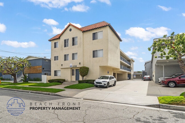 Building Photo - 12304 Grevillea Ave. Rental