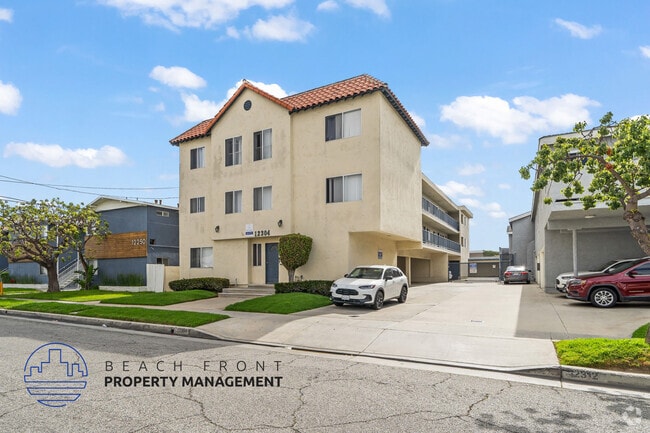 Building Photo - 12304 Grevillea Ave. Rental