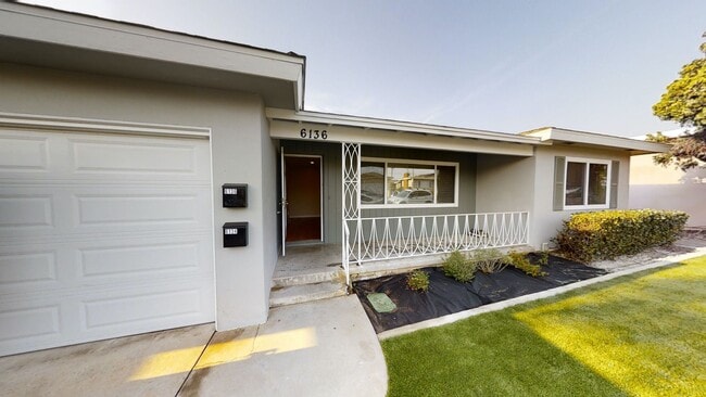 Building Photo - 8BD/4BA on Mary Lane!! Deck!! Rental