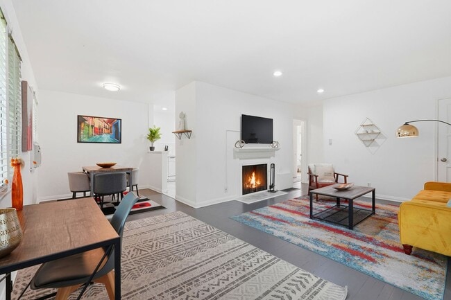 Building Photo - 525 Venice Way Unit 523