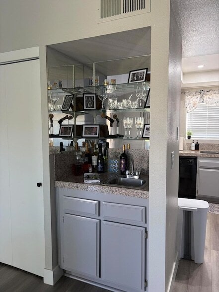 Photo - 48939 Eisenhower Dr