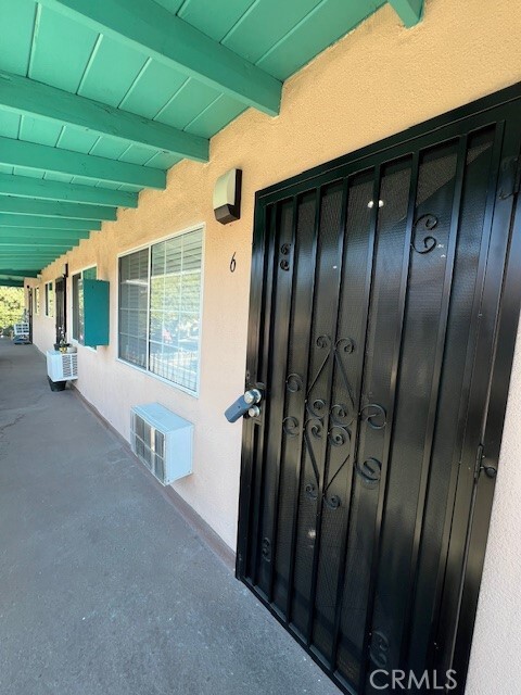 Building Photo - 711 N Soldano Ave Unit 6