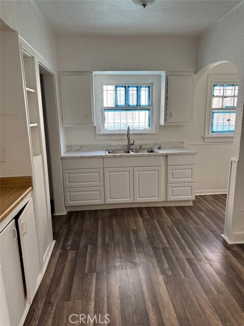 Photo - 1122 N G St Townhome