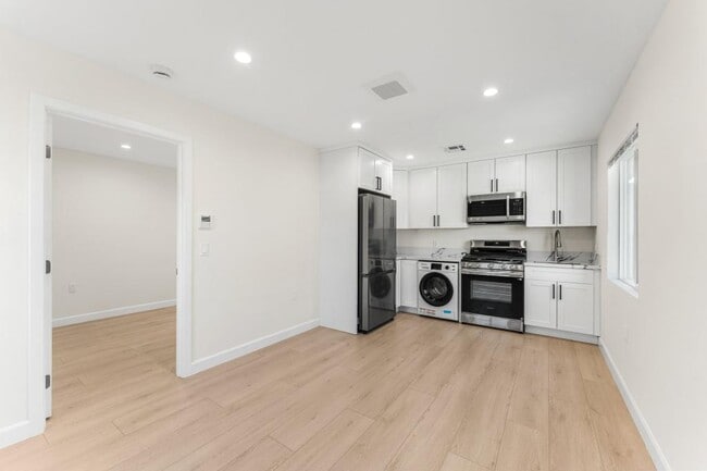 Photo - 42733 42nd St W
