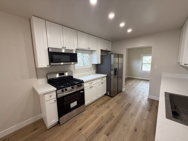 Photo - 3 brd, 1 bath located in the Chandler Bike Path Neighborhood