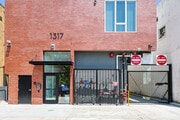 Photo - 1317 W Jefferson Blvd Apartments