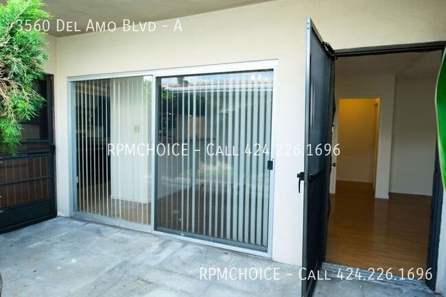 Building Photo - 3560 Del Amo Blvd Unit A
