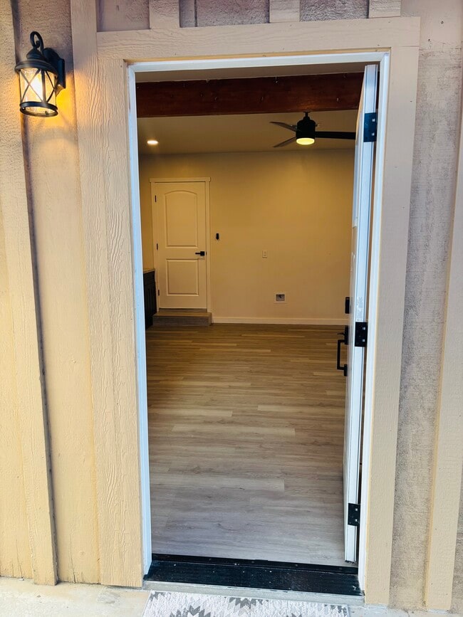 Photo - 1550 N Cypress Ave Unit Attached