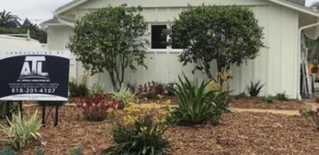 Building Photo - South of the Boulevard Newly Remodeled 2 b...