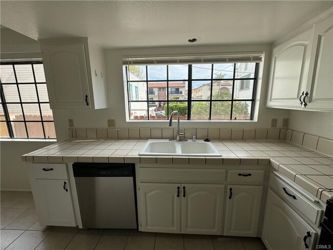 Photo - 526 S Catalina Ave