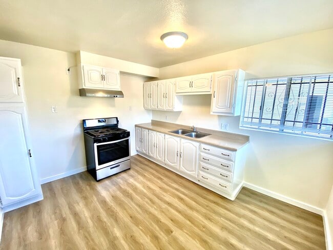 Photo - 1530 Locust Ave Unit D