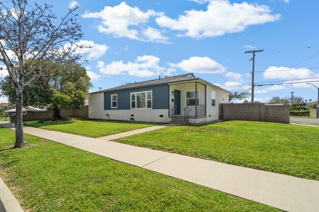 Building Photo - 3504 Sandwood St Unit 1