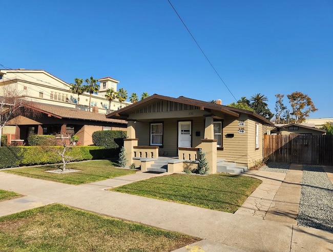 Building Photo - 3 Bedroom, 1 Bathroom Home – Ideal for Stu...