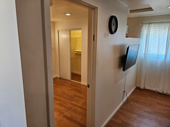 Photo - 20624 Kittridge St