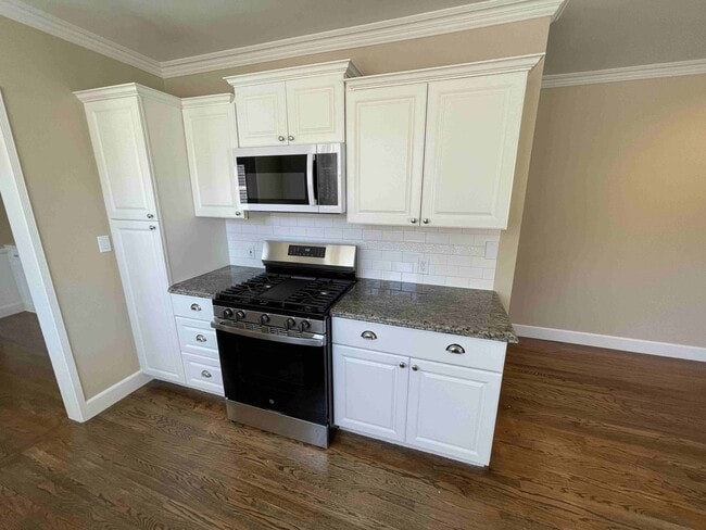 Photo - LOVELY UPGRADED STUDIO CITY HOME!