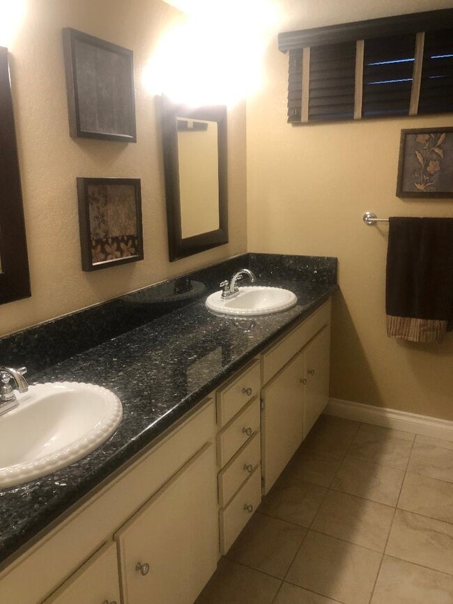 Photo - 2409 E Curtis Ct Unit Condo