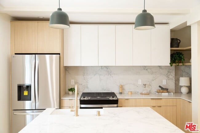 Photo - 1409 N Hudson Ave Unit 2