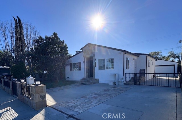 Photo - 653 N Buena Vista St