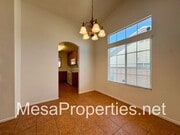 Photo - 15670 Pearmain St
