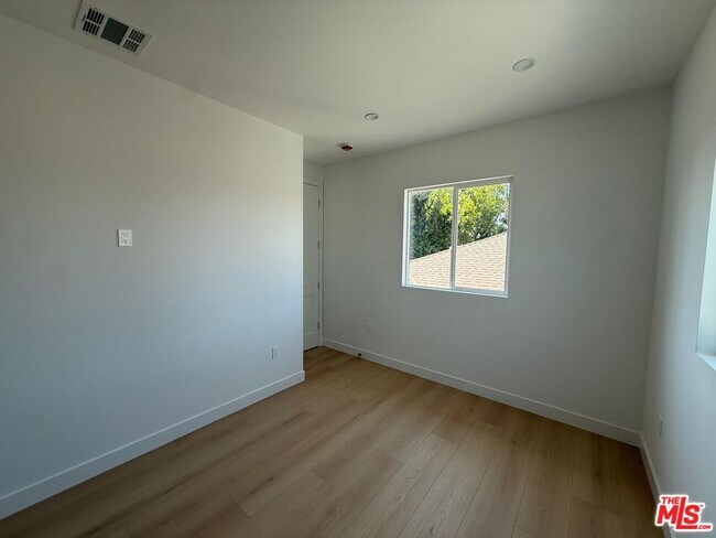 Photo - 16036 Acre St