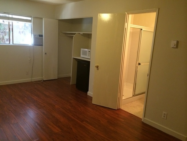 Photo - 530 Veteran Ave