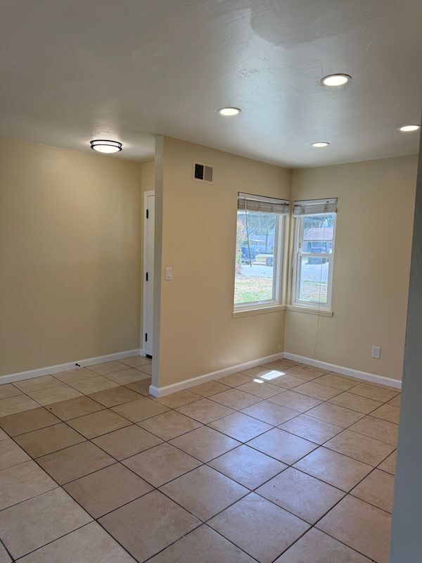 Photo - 204 N X St