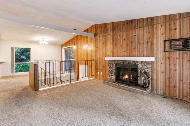 Building Photo - 101 Rockledge Ln Unit 101