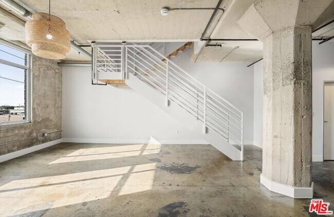 Photo - 825 East 4th St Unit 507