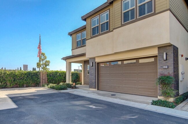 Building Photo - Stunning 2016-Build on End Lot in Costa Mesa