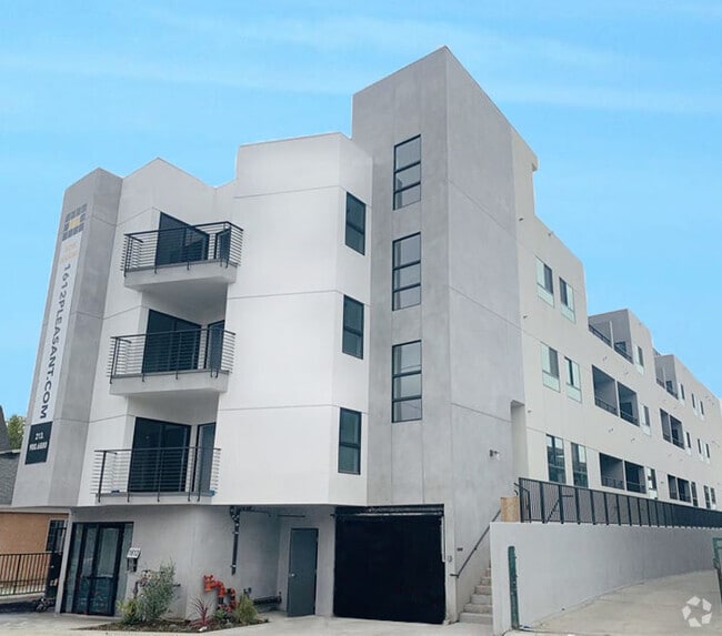 Building Photo - 1614 Pleasant Ave Unit 204 Rental