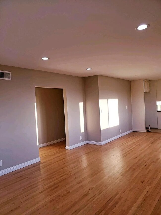 Photo - 822 10th St Unit 822 10th St. Hermosa Beach
