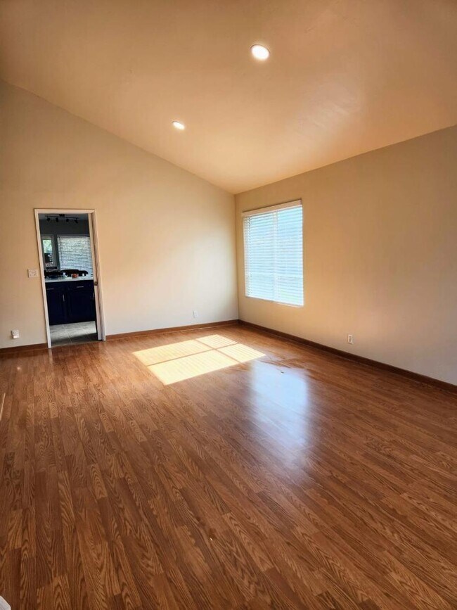 Photo - 1897 Cabrena St