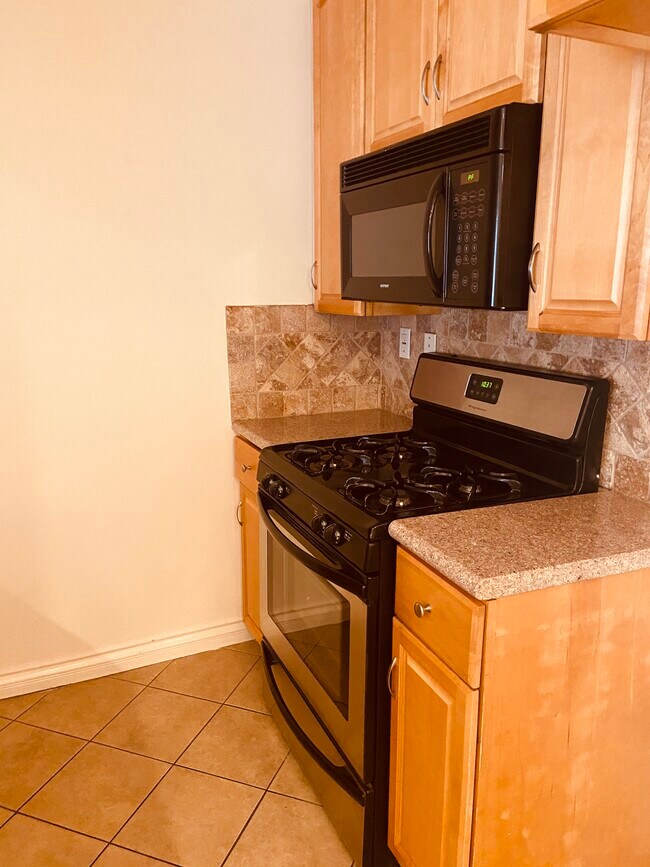 Photo - 303 W Verdugo Ave Unit 101