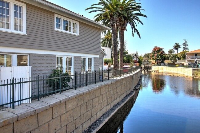 Photo - 20 W. Mason Unit 24